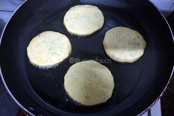 南瓜豆沙饼的做法图解11