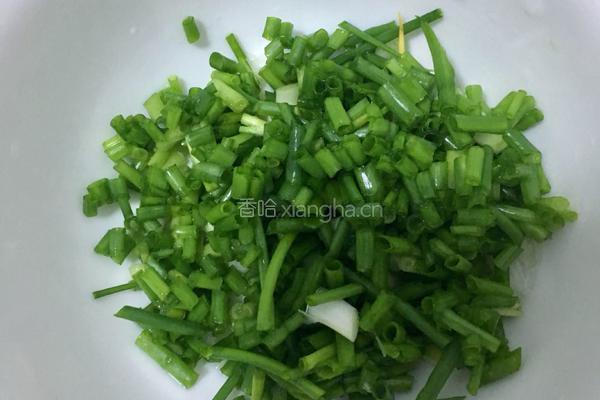 红枣香菇炖鸡汤的做法图解2