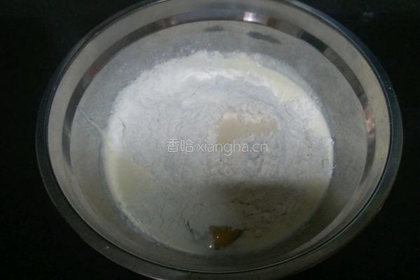 芝香肉松香肠面包的做法图解1