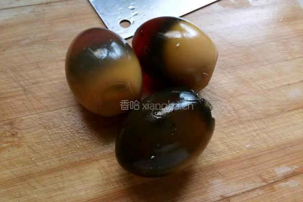 凉拌皮蛋的做法图解2