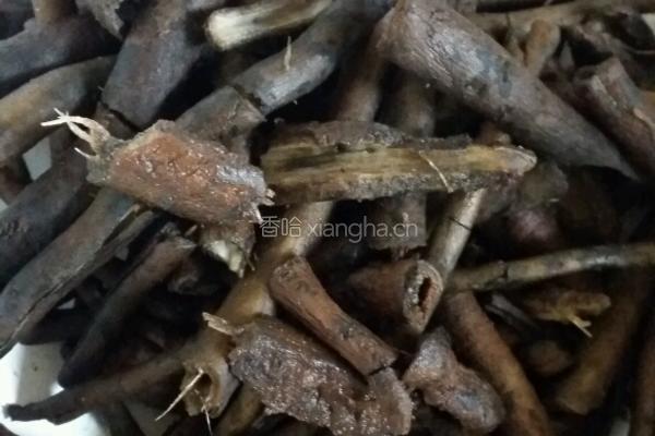 黑洋参煮猪脚的做法图解2