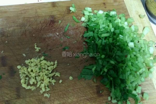 芹菜炒牛肉的做法图解2