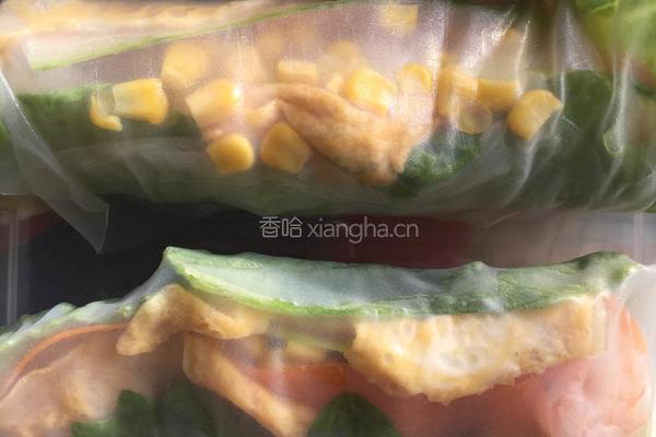 虾仁蔬菜米卷的做法图解2