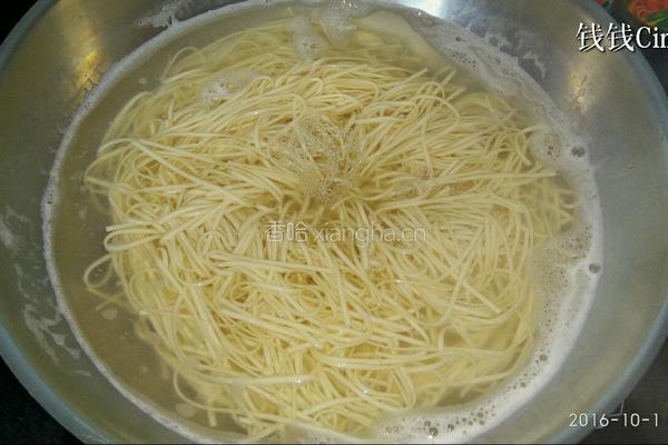 简单煮凉拌面（炸酱面）做法的做法图解2