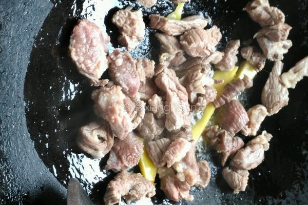 萝卜炖牛腩的做法图解4