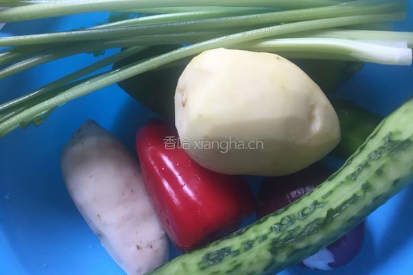 麻辣香锅（干锅排骨）的做法图解2