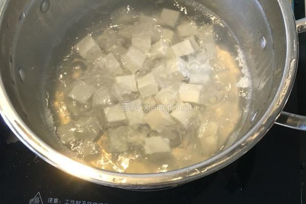 蟹黄豆腐的做法图解2