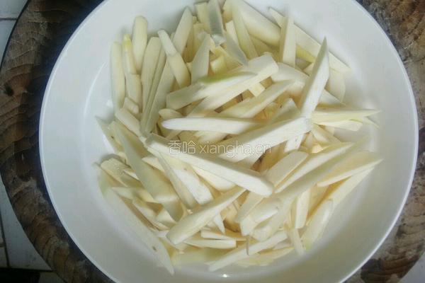 青椒茭白肉丝的做法图解3