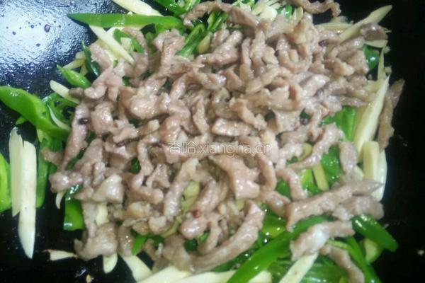 青椒茭白肉丝的做法图解12