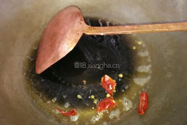 白菜炒火腿的做法图解2