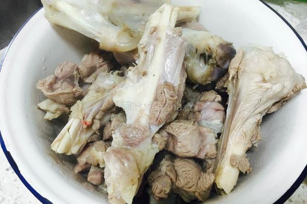 羊腿炖萝卜的做法图解7