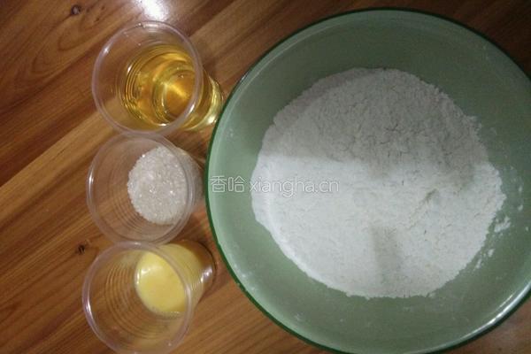 香酥饼干的做法图解1