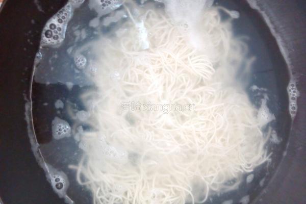 陕西传统浇汤面的做法图解3