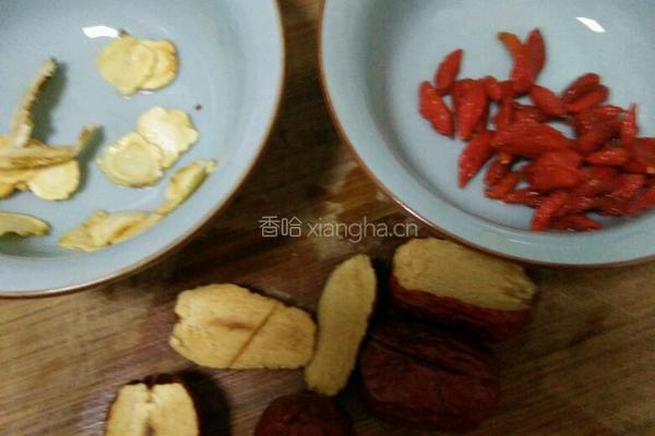 西洋参炖乌鸡汤的做法图解2