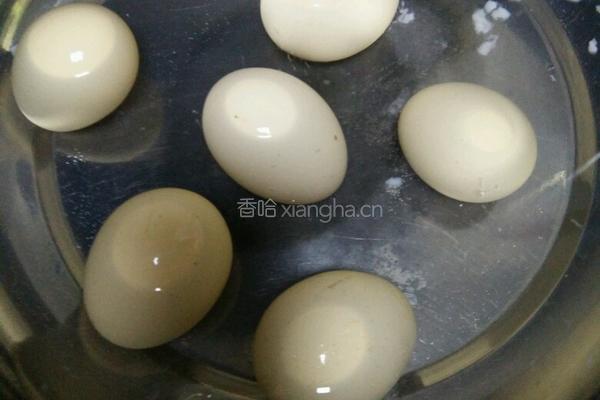 乡巴佬卤蛋的做法图解1