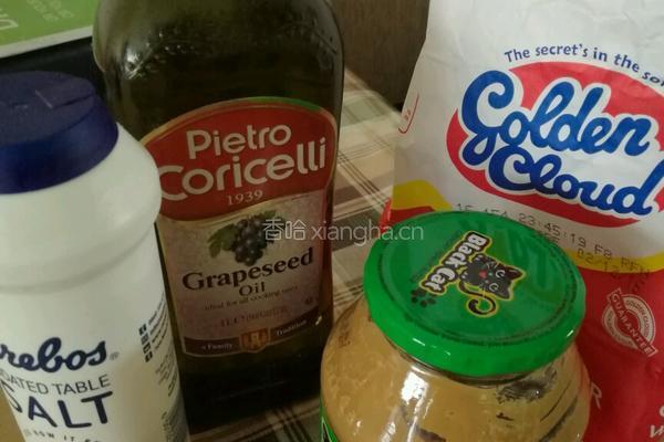 葡萄籽油颗粒花生酱烧饼的做法图解1