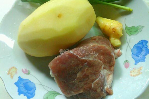 土豆丝炒肉的做法图解1