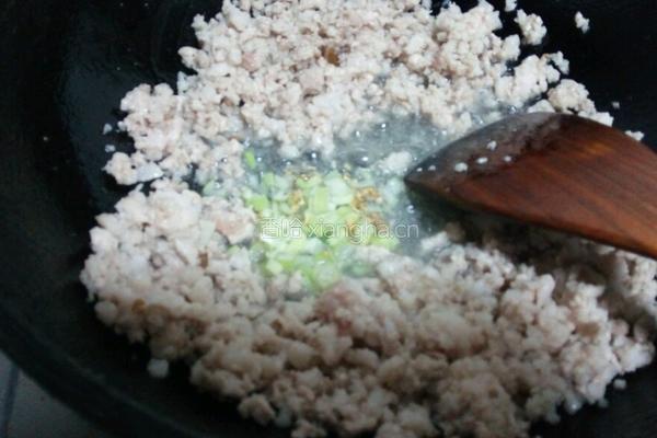 酱肉韭菜馅饺子的做法图解5