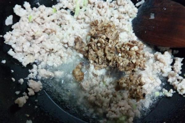 酱肉韭菜馅饺子的做法图解6