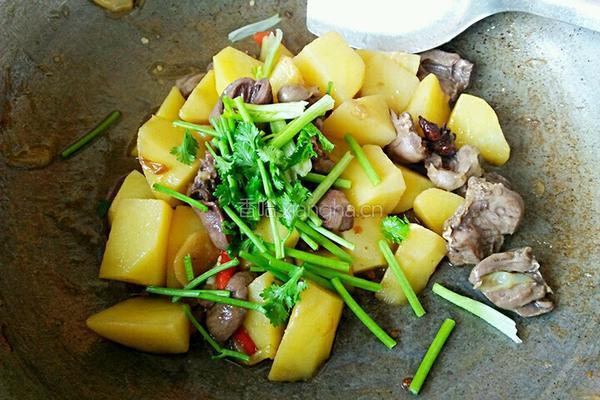 鸡心土豆块的做法图解10