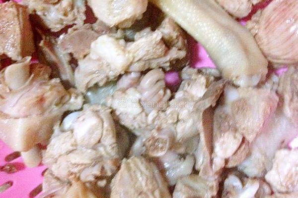 鸭子炆年糕的做法图解3