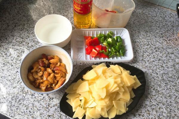 土豆片烧肉的做法图解5