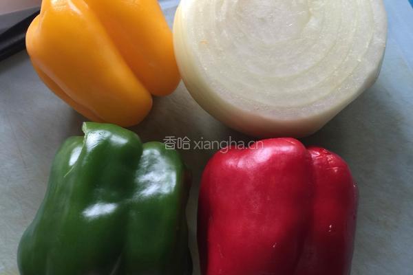 五彩缤纷牛肉丸的做法图解1