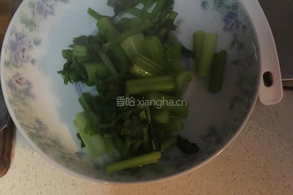 芹菜粉的做法图解1