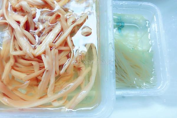 黄花菜炒粉丝的做法图解1