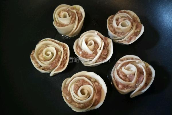 玫瑰饺子的做法图解7
