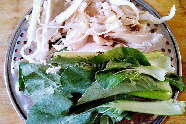 蘑菇青菜的做法图解2