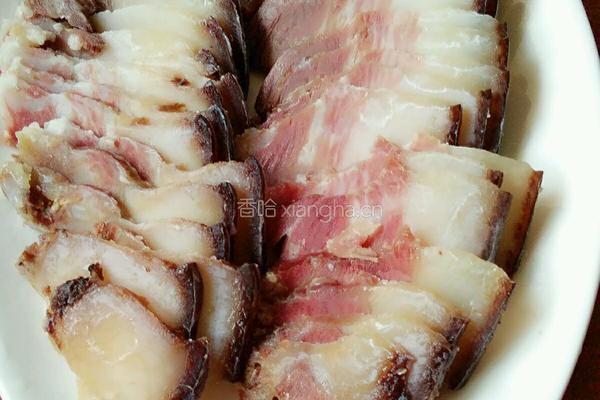 鸡腿菇炒辣腊的做法图解1