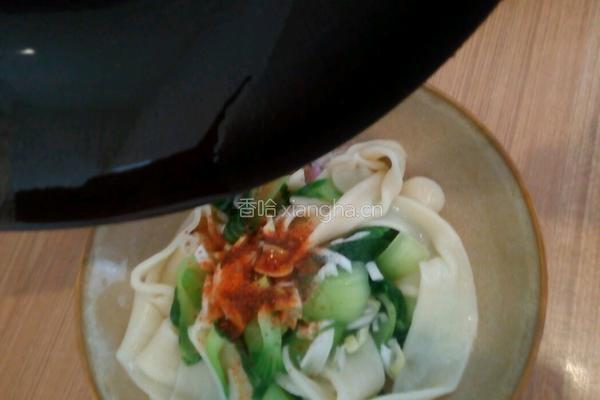 陕西油泼裤带面的做法图解9