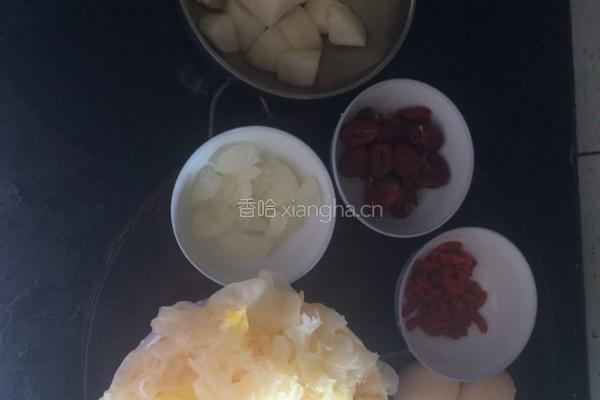 冰糖雪耳雪梨鸡蛋糖水的做法图解6
