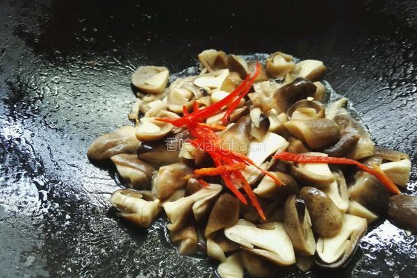 炒草菇的做法图解7