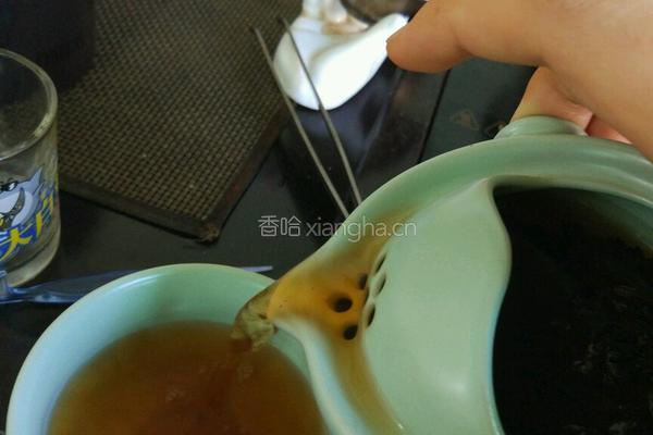 奶香普洱的做法图解1