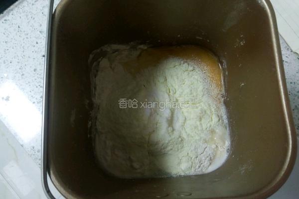 牛奶蔓越莓吐司的做法图解2