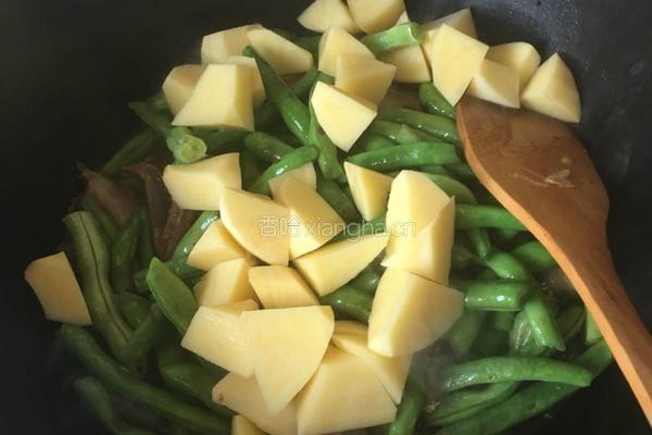 豆角炖排骨的做法图解11