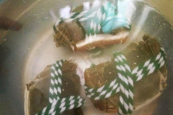 清蒸大闸蟹的做法图解1