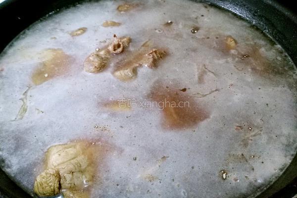 杏鲍菇炖猪大骨的做法图解10
