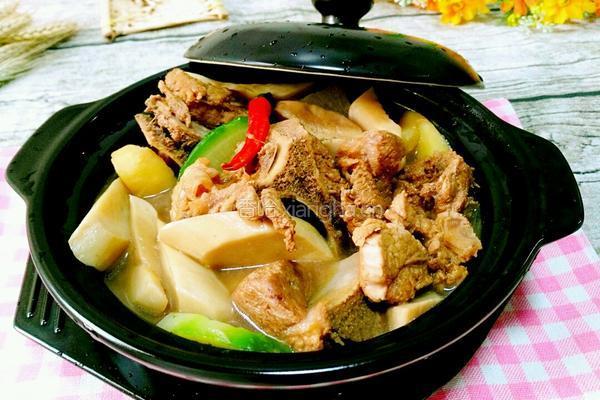 杏鲍菇炖猪大骨的做法图解15