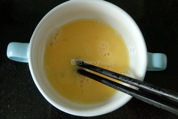 牛奶炖鸡蛋的做法图解2