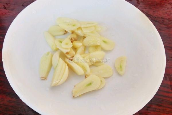 菜椒胡萝卜炒花菜的做法图解3