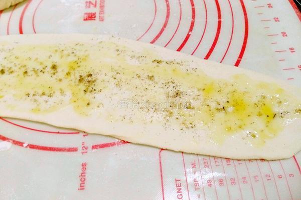 烤椒盐花卷的做法图解7