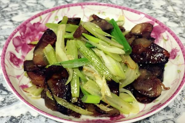 清炒芹菜香肠的做法图解10