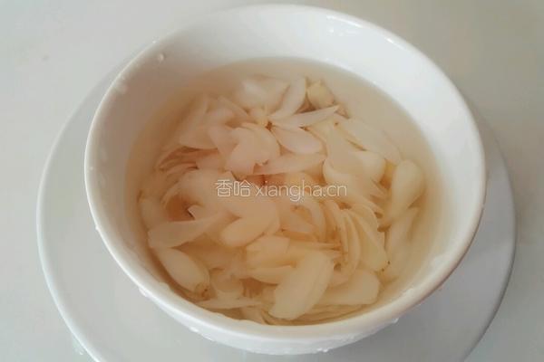 百合粥的做法图解3