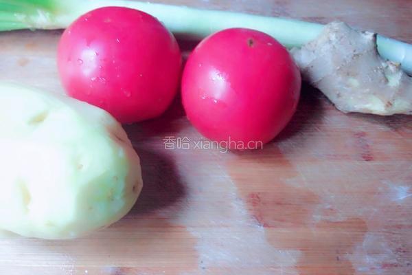 番茄土豆炖牛蹄肉的做法图解2