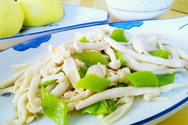尖椒炒白玉菇鸡胸肉的做法图解6