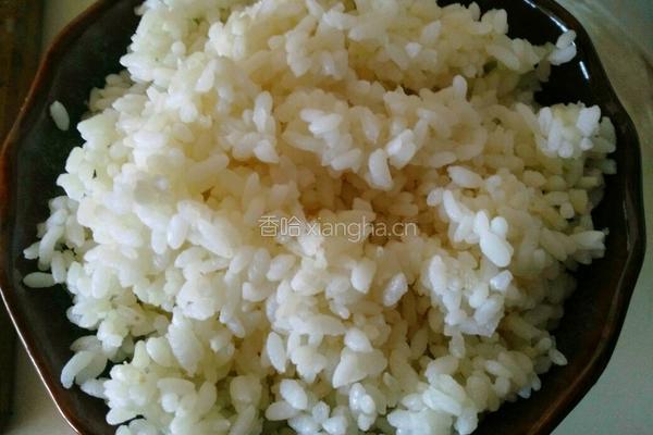 米饭蛋煎饼的做法图解1