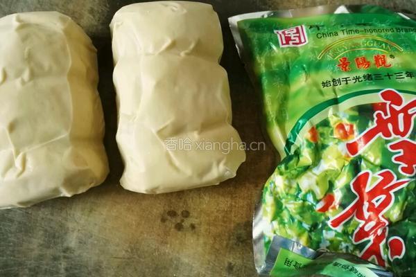 雪菜烧素鸡的做法图解1